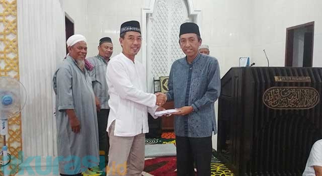 Safari Ramadan di Masjid Al Taqwa, Badak LNG Sumbang Rp 20 Juta