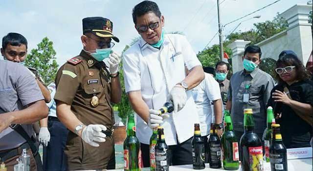 Basri Ingatkan Komitmen Memerangi Peredaran Miras dan Narkotika