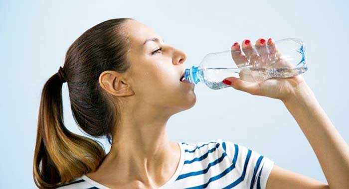 Minum Air Putih Saat Perut Kosong Baik bagi Kesehatan, Ini 6 Manfaatnya