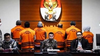 KPK Perpanjang Penahanan Ismunandar dan Istrinya Selama 40 Hari