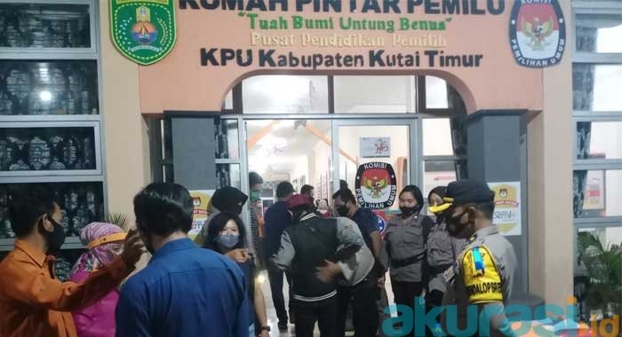 Penuhi Kekurangan, Pasangan Perseorangan Abdal-Rusmiati Serahkan 23.175 Data Dukungan