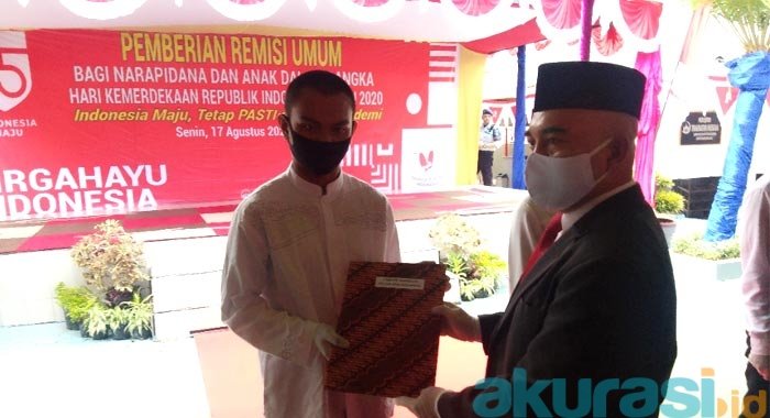 Berkah HUT Ke-75 Indonesia, Pemkab Kukar Serahkan 709 SK Remisi Kepala Warga Binaan Lapas Kelas IIA Tenggarong