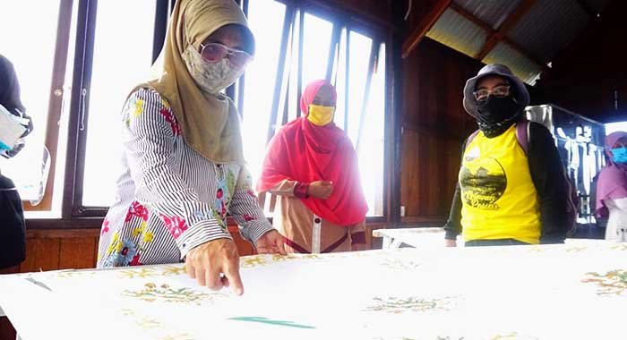 Pupuk Kaltim Launching Batik Khas Malahing, Rahmad Pribadi: Ini untuk Dorong Kemandirian Warga Pesisir