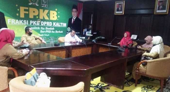 Sejumlah Guru dari Tanah Gerogot Dimutasi Sepihak, Pilih Mengadu ke DPRD Kaltim