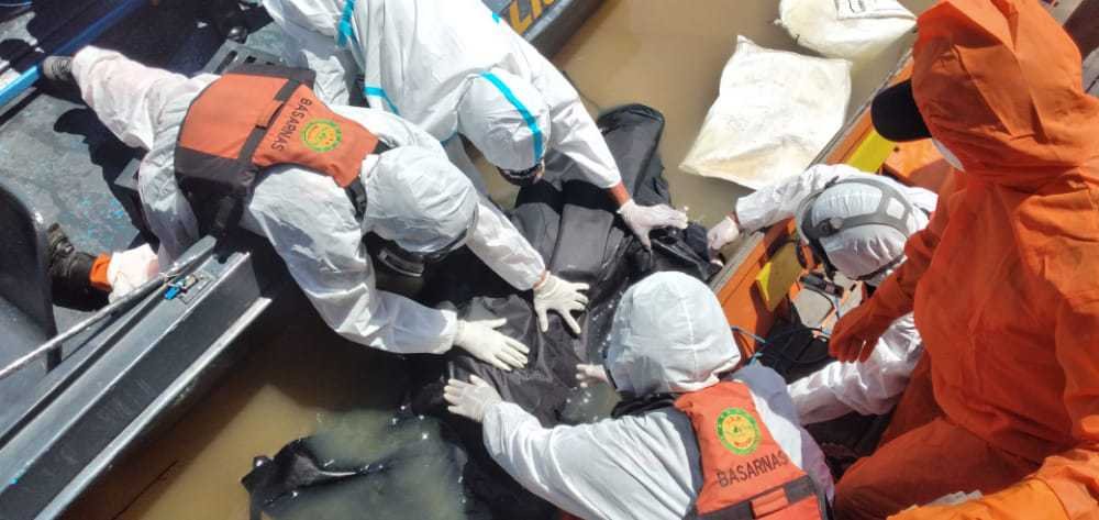 Tenggelam Bersama Mobil Cuciannya, Pegawai Pencucian Mobil Ditemukan Meninggal Dunia