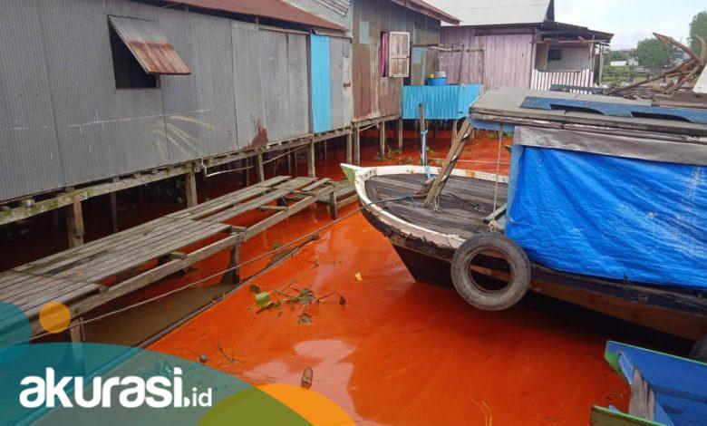 Kapal SPOB Tenggelam, Muatan CPO Kapal Cemari Sungai di Mahkota II, Satu ABK Hilang
