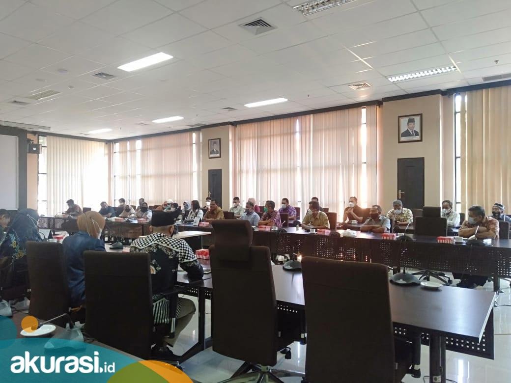 Selesaikan Sengkarut SMA 10 Melati, Disdikbud Diminta Hadir, Jawad: Kalau Perwakilan, Kami Usir