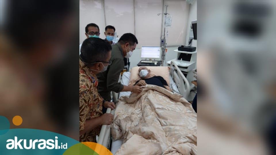 Awang Faroek Sakit, Wali Kota Samarinda Andi Harun Turut Menjenguk