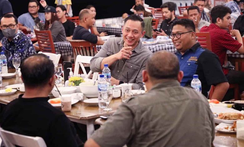 Agus Harimurti Yudhoyono saat makan malam bersama Kader Partai Demokrat Kaltim - Akurasi.id