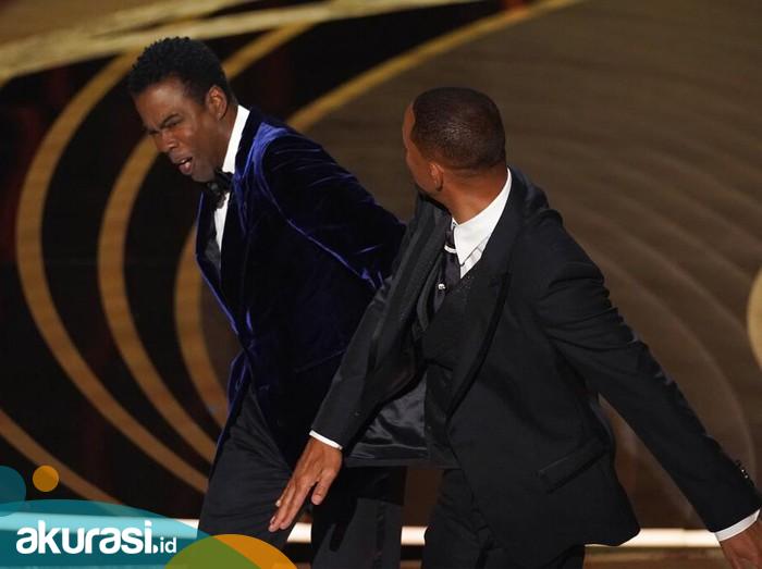 Gempar, Will Smith Tampar Chris Rock di Panggung Oscar 2022