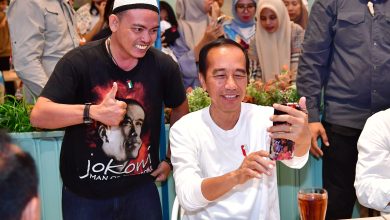 Minggu Malam, Presiden Jokowi Sapa Warga Kendari dan Santap Nasi Goreng