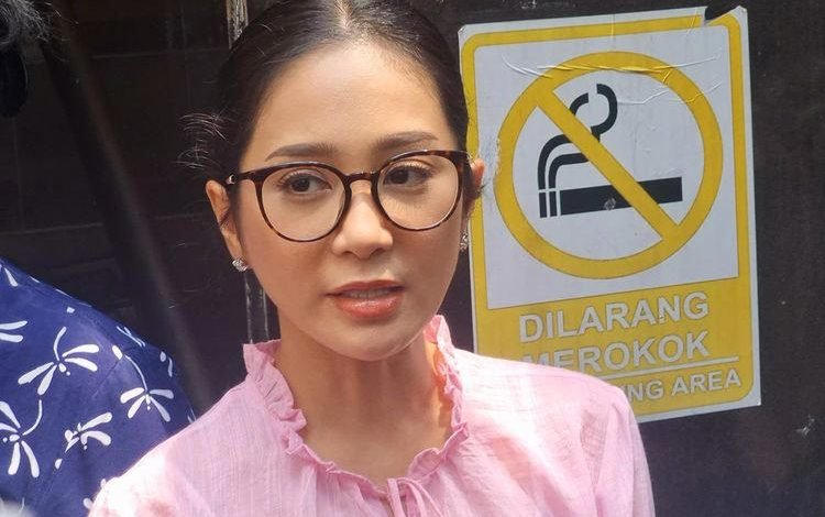 Bunga Zainal Terpaksa Hidup Hemat Setelah Rugi Rp 15 Miliar Akibat Investasi Bodong