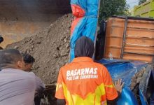 Truk Bermuatan Sirtu Terguling di Palabuhanratu, Empat Wisatawan Asal Jakarta Tewas